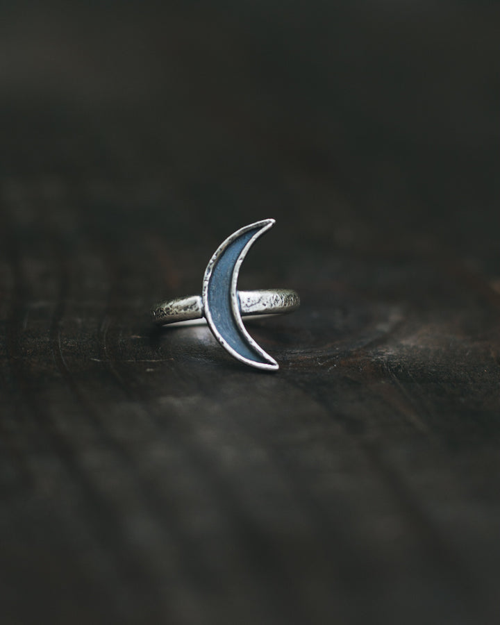 Textured Sterling Silver Crescent Moon Ring - Size 7